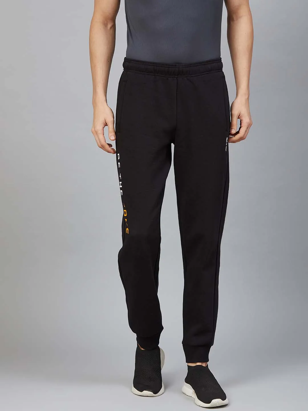 Alcis Men Black Solid Joggers