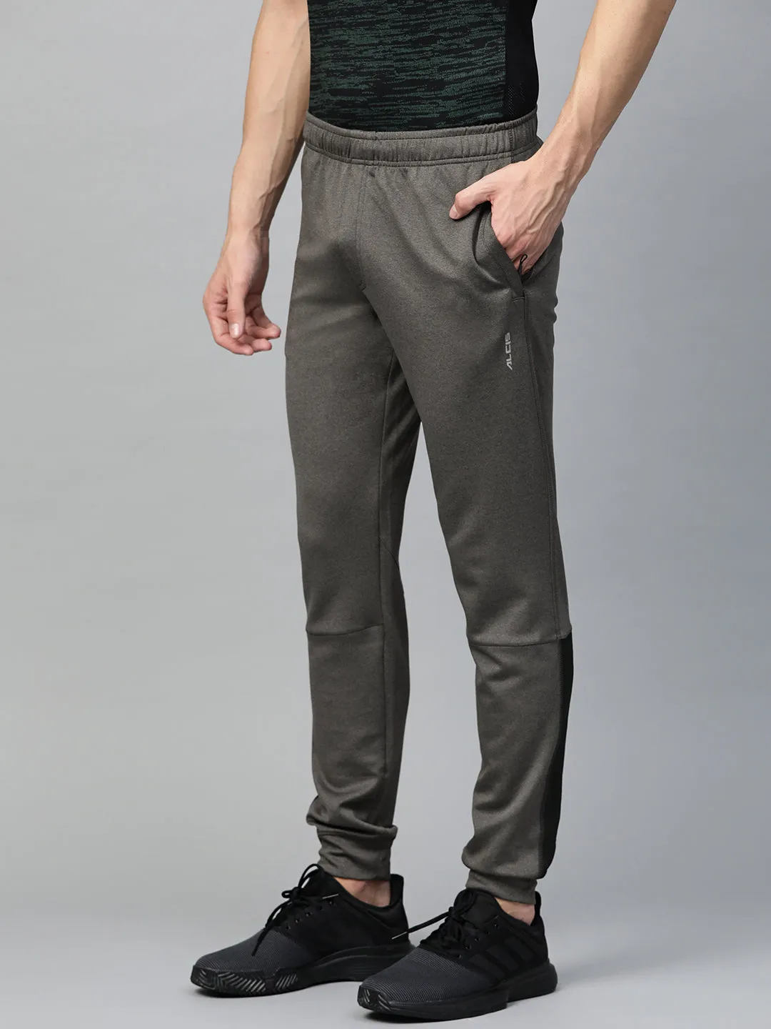 Alcis Men Olive Green Solid Joggers