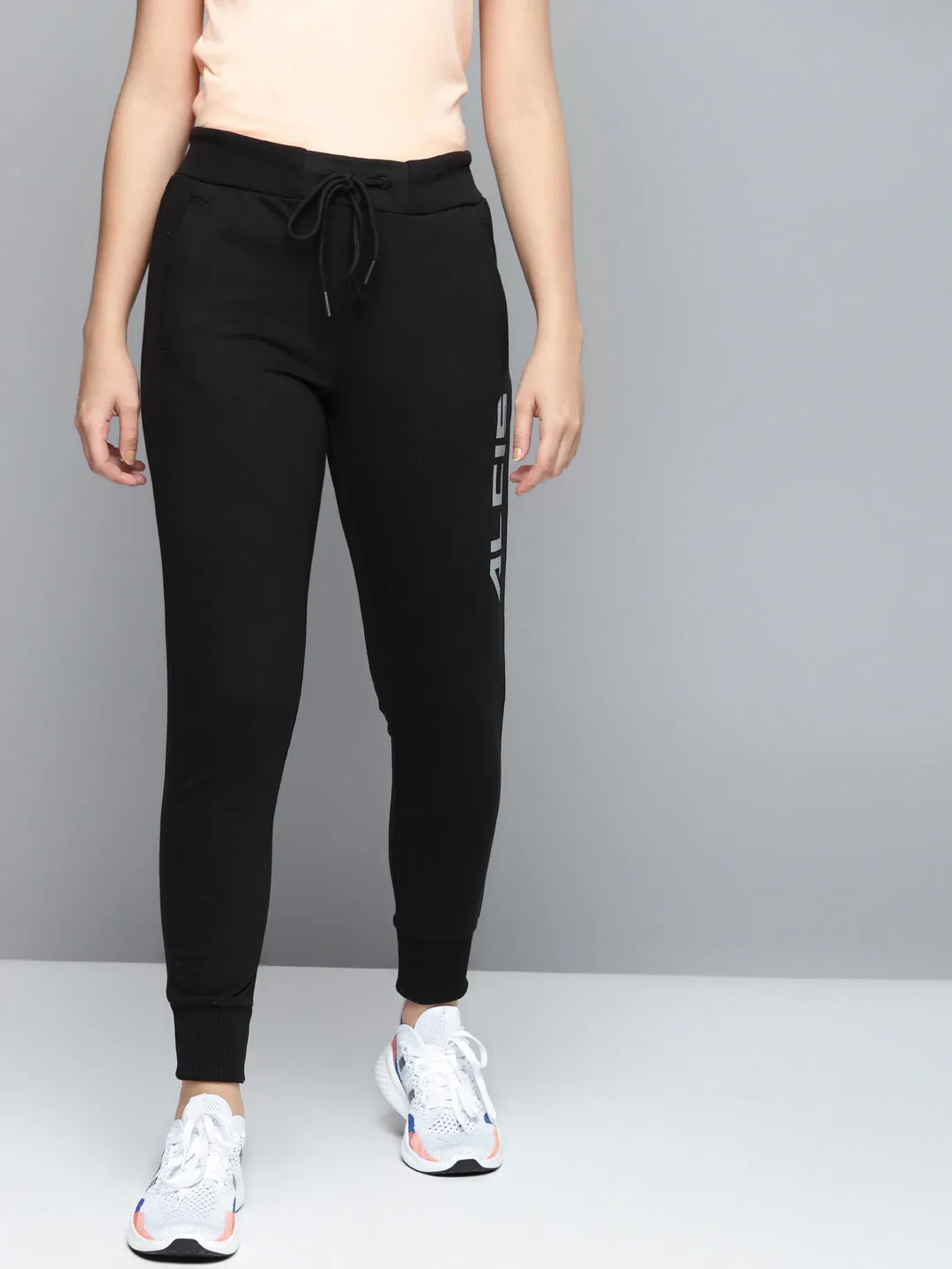 Alcis Women Black Solid Joggers