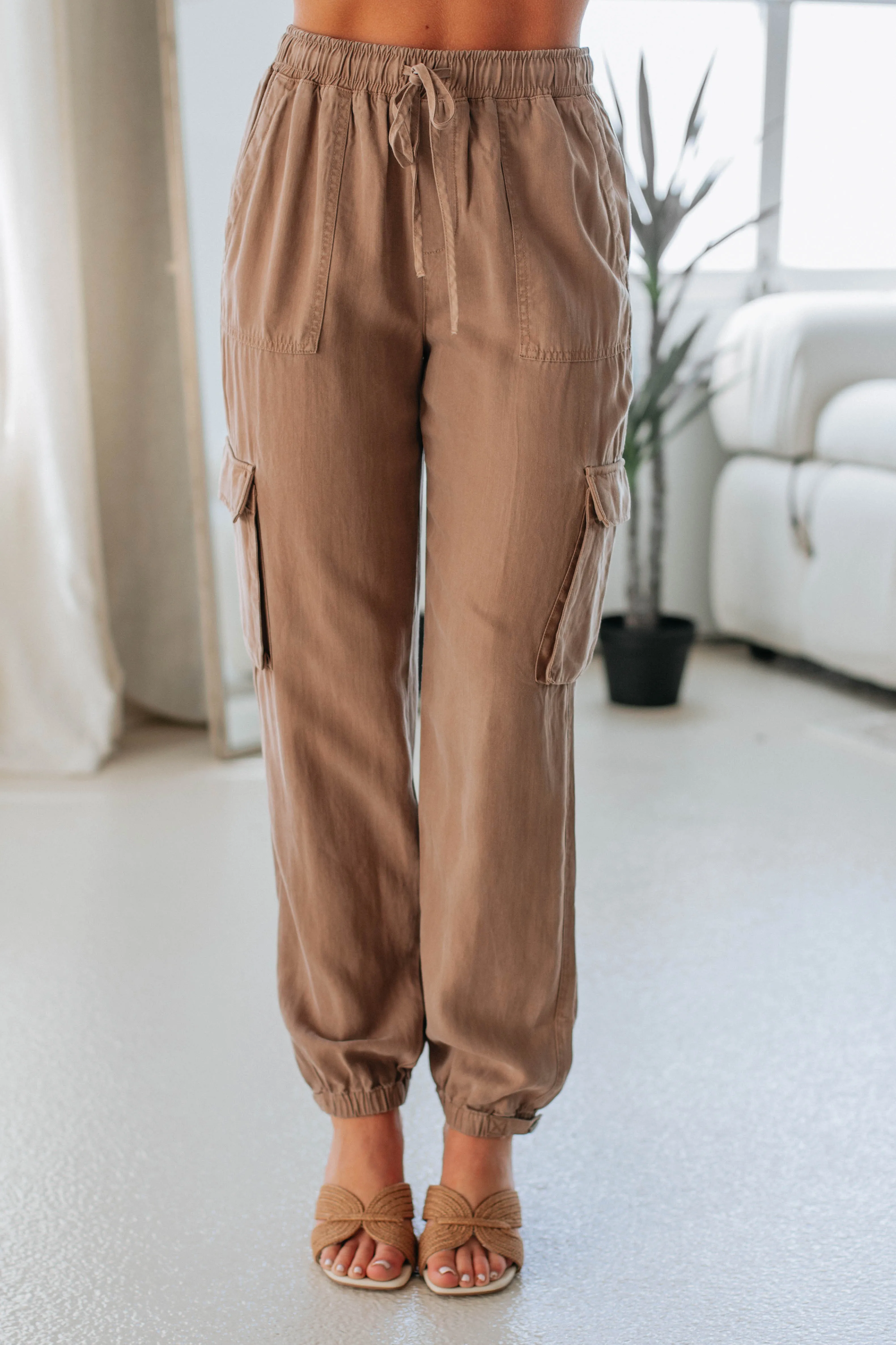 Bodie Cargo Joggers - Dark Sand