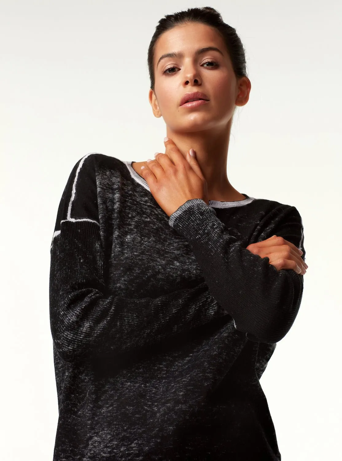 Huntress Boyfriend Sweater - Black