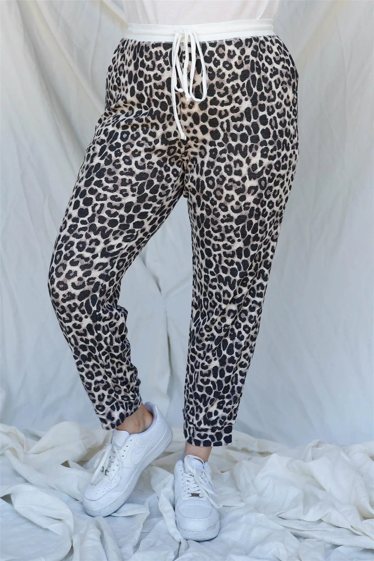 Junior Plus Brown Leopard Print Two Pocket Joggers Pants /3-2-1