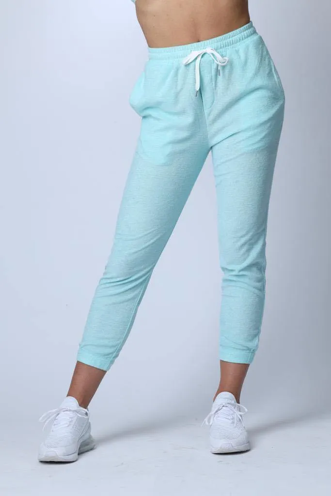 Just Chillin' Cropped Towelling Towelling Joggers in Mint