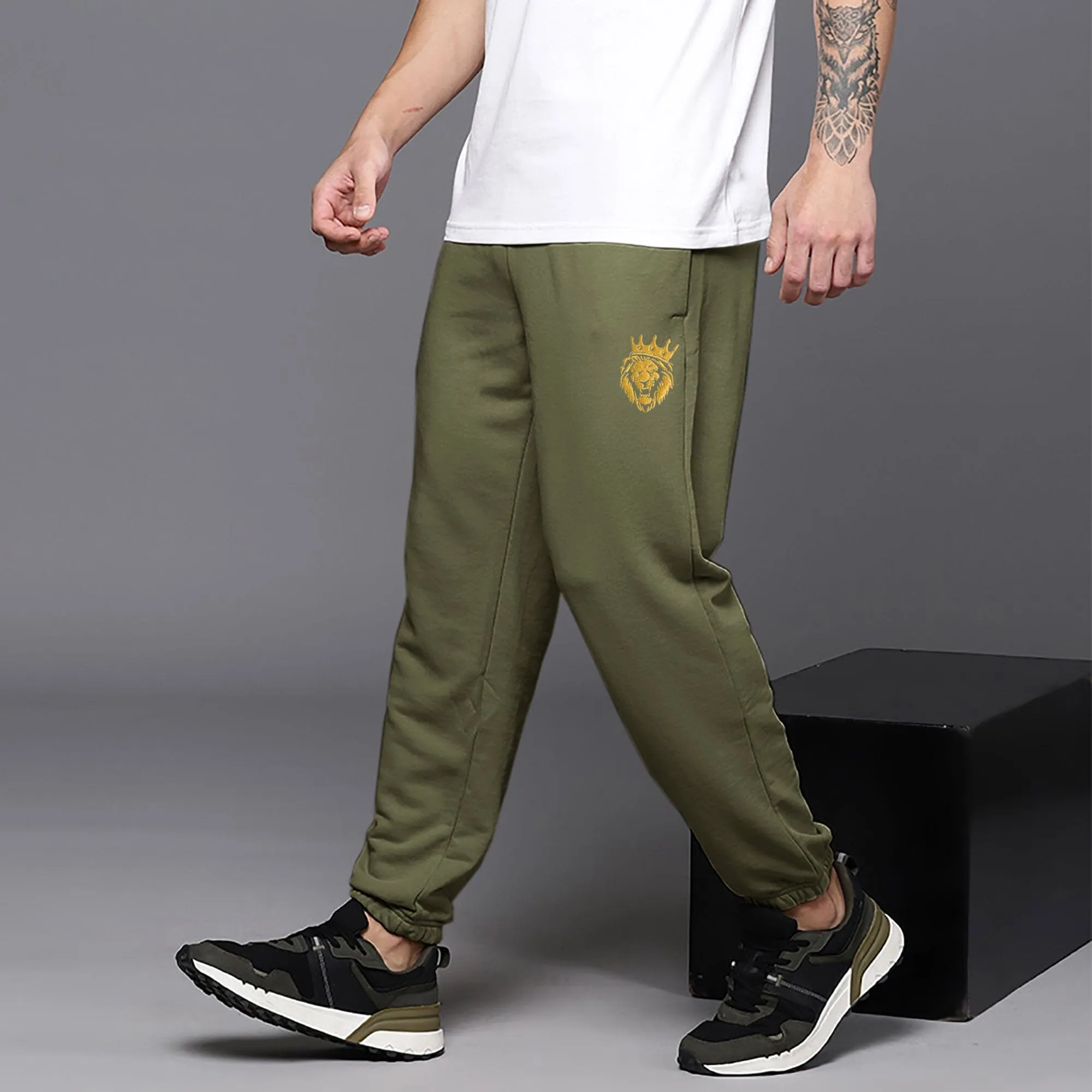 MAX 21 Men's Tiger Embroidered Fleece Joggers Pants