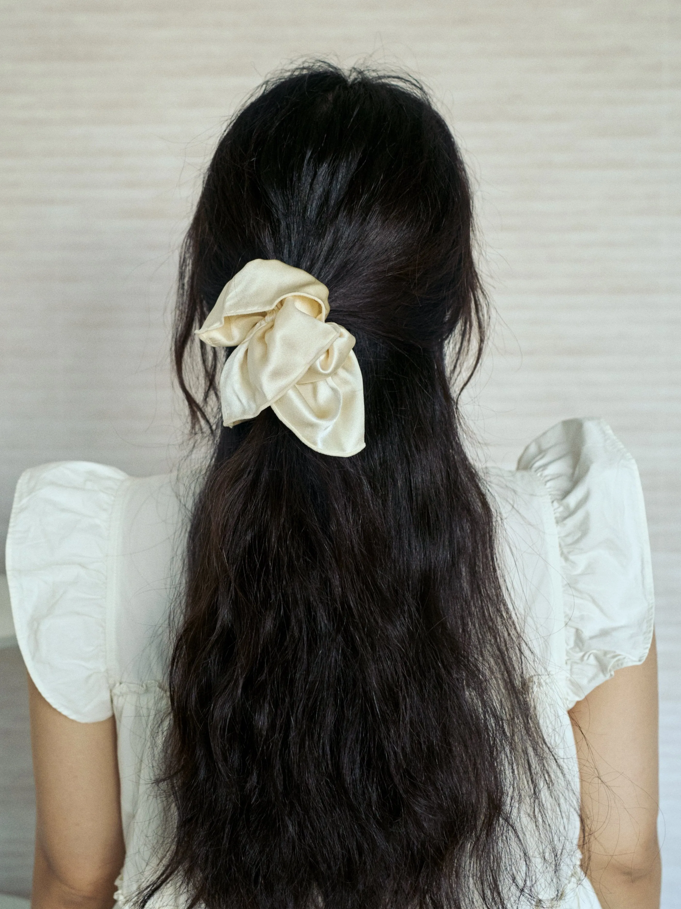 "Maxi Flower" Double-Layer Oversized Silk Scrunchie - Cream