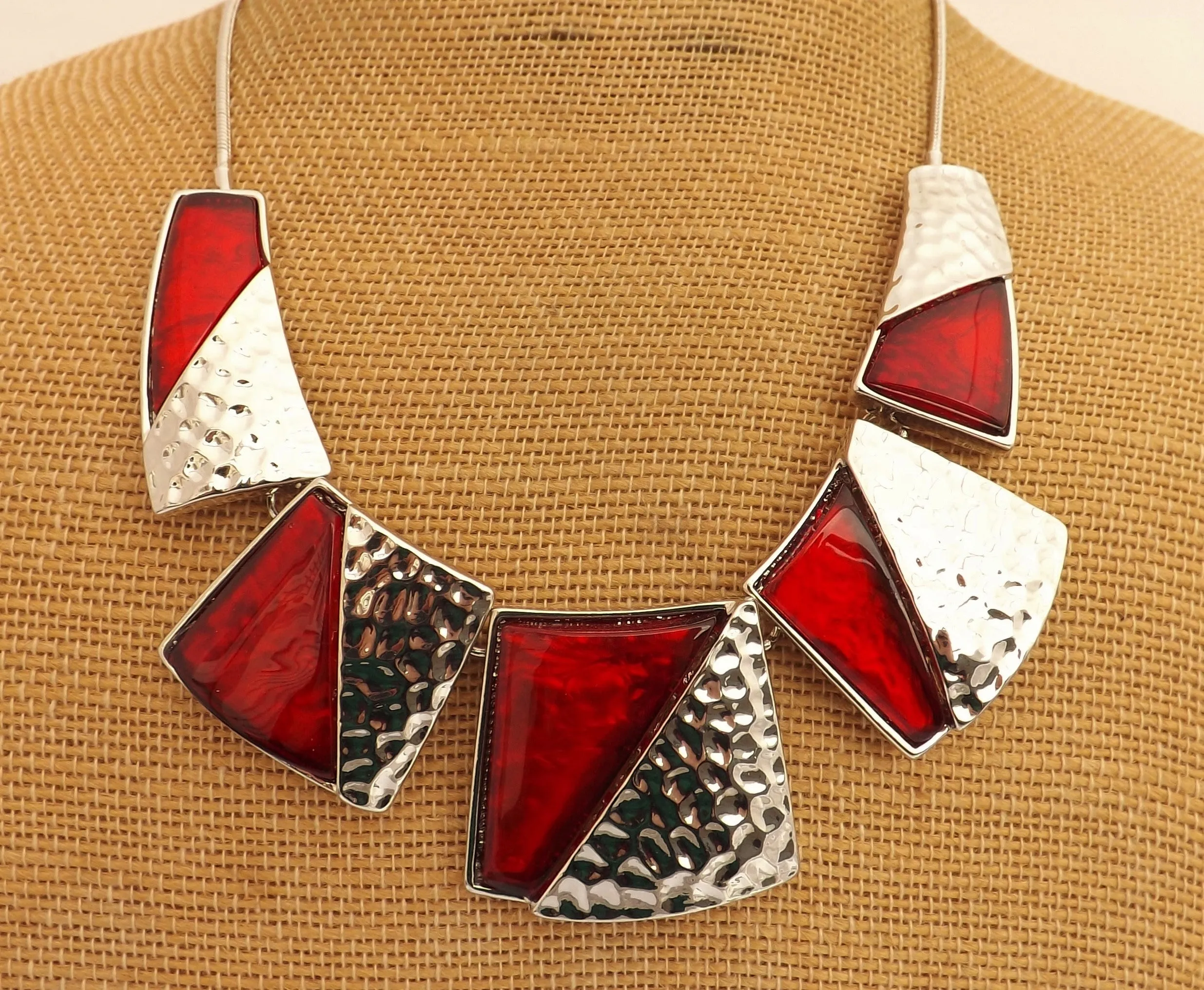 Red & Silver Toned Collar Necklace