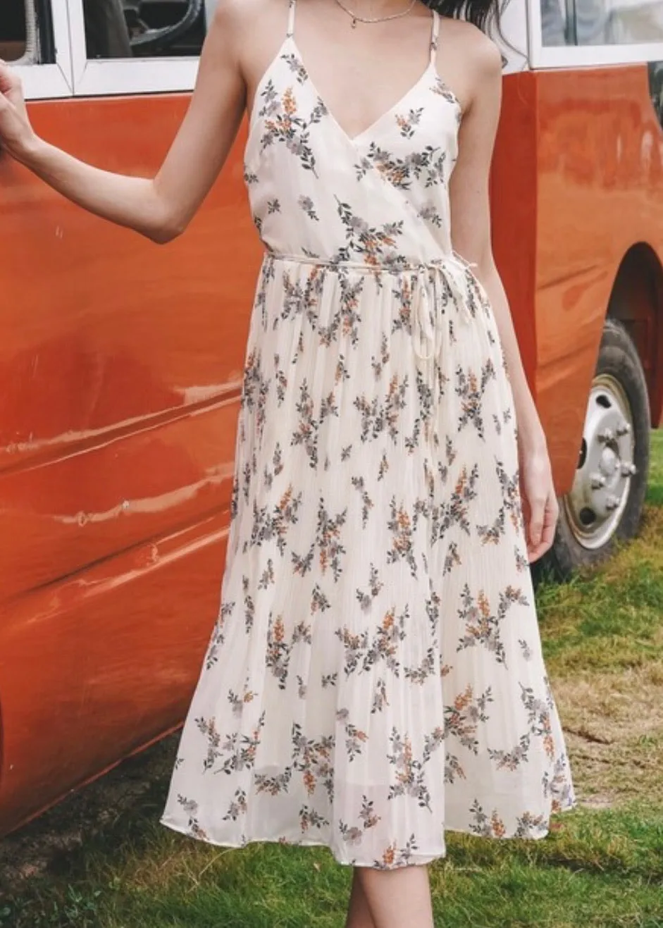 Vintage Floral Pleated Midi Dress